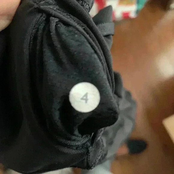 Lululemon Black Capris Side Pockets - Picture 7 of 11